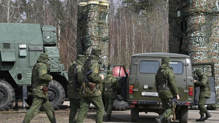 أعلنت الولايات المتحدة وبريطانيا العظمى وهولندا والدنمارك عن إرسال أنظمة دفاع جوي إلى أوكرانيا