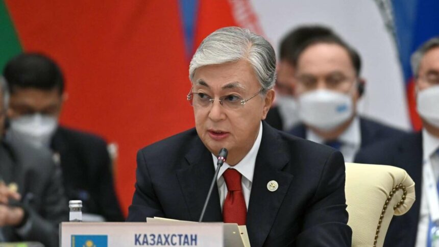أعلنت كازاخستان عن خفض طوعي في إنتاج النفط بمقدار 78 ألف برميل يوميًا