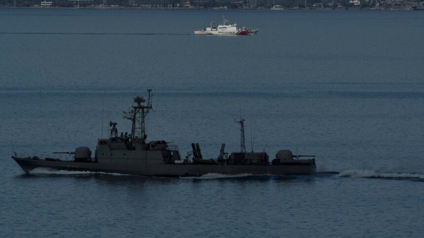 بطريق الإنزال الجوي والبحري .. إيطاليا تعلن الإفراج عن سفينة تركية من الخاطفين