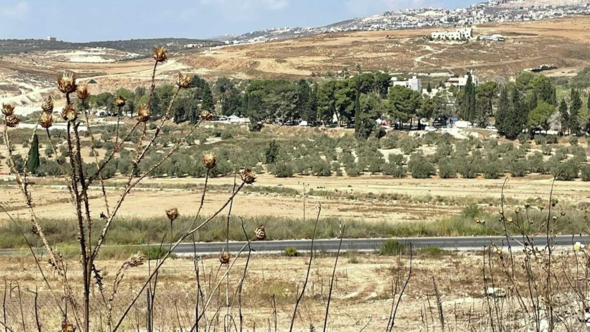 الجيش الإسرائيلي يعلن عن اكتشاف قاذفتين لصاروخين تم إطلاقهما على مستوطنة شكيد