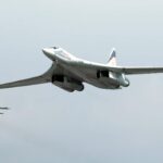حاملتا صواريخ استراتيجيتان من طراز Tu-160 تقومان برحلة مدتها 12 ساعة ... بالفيديو