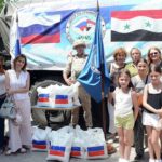 لمواجهة غلاء المعيشة .. "حميميم" يوزع مساعدات غذائية على الجالية الروسية في اللاذقية