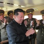 كيم جونغ أون يقود الزيادة الحادة في إنتاج الصواريخ في كوريا الشمالية