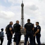 وسائل إعلام فرنسية: إخلاء برج إيفل بعد تلقي إنذار بوجود قنبلة