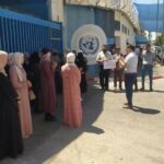 وكالة الغوث تعلق جميع خدماتها في مخيم عين الحلوة للاجئين الفلسطينيين