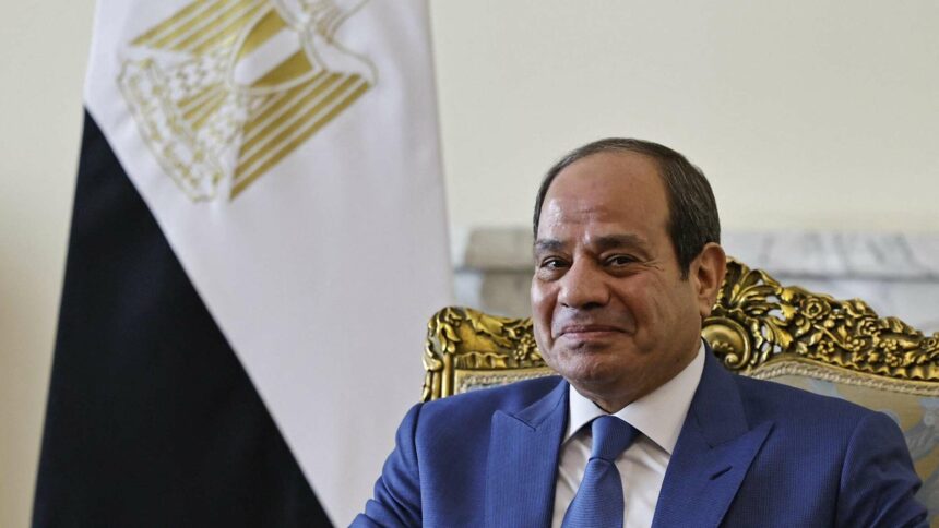 السيسي: مصر تبذل جهودها للتعامل مع أي تهديدات خارجية حتى يظل الوضع الداخلي مستقرا