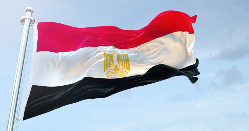 داعية مصري يعلق على مسألة العمرة والحج بالإنابة وسط جدل بخصوص تطبيق