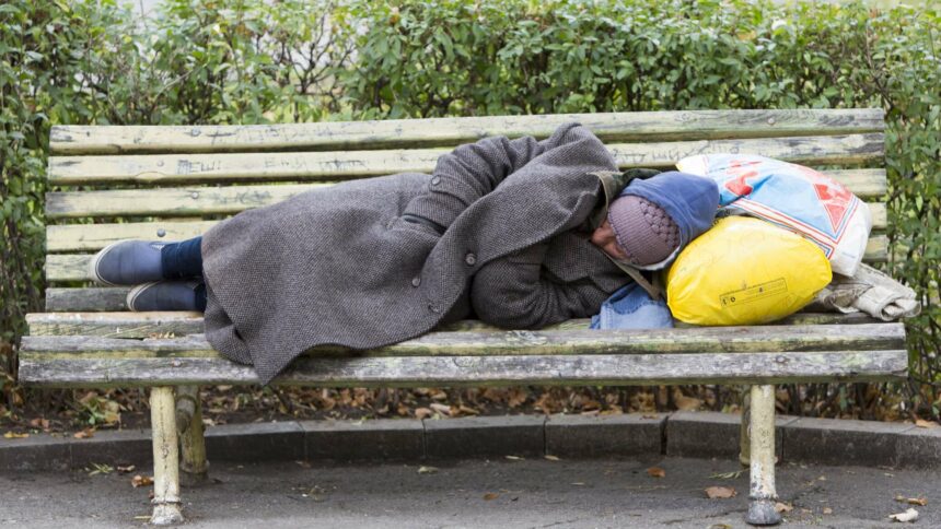 قصة فشل جديدة لأوروبا.. مليون مشرد ينامون دون سقف كل يوم