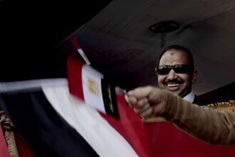 "مصر تتعرض لحرب كبيرة".  كاتب مصري يتحدث لـ RT عن لحظة حاسمة في تاريخ بلاده