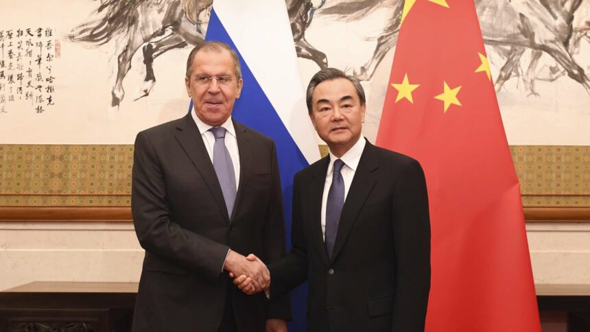 وزيرا خارجية روسيا والصين يؤكدان تقارب مواقف البلدين تجاه السياسات الأمريكية