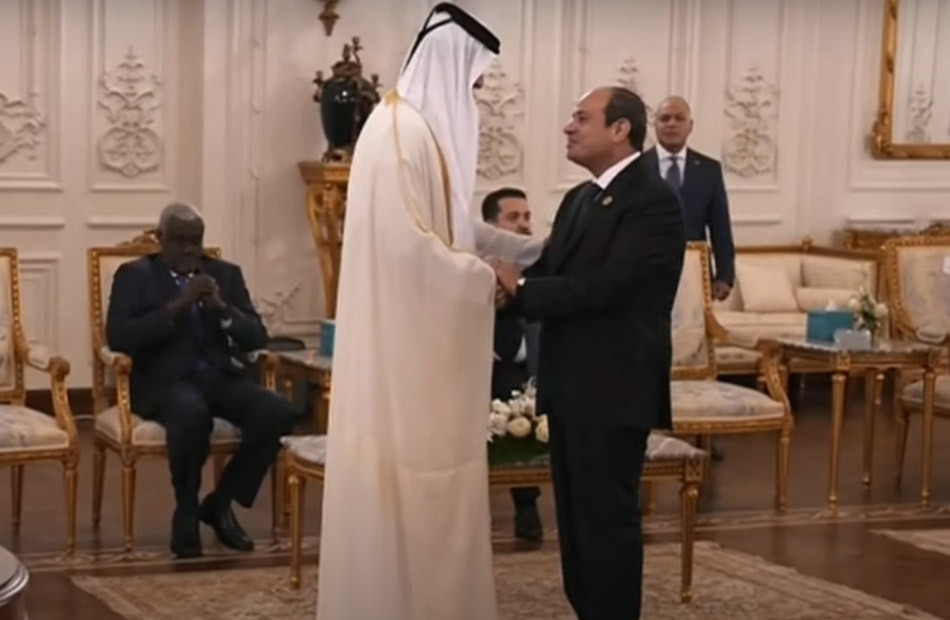 أمير قطر يصل مصر والسيسي يلتقط صورة تذكارية مع قادة العالم