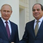 المصريون يشبهون السيسي بالرئيس الروسي في مواجهة الغرب ويطالبونه بالترشح للرئاسة