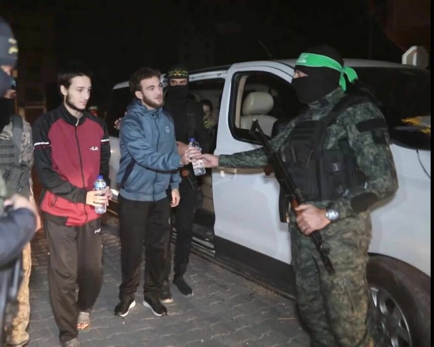 كتائب القسام تنشر فيديو للحظة تسليم الدفعة السادسة من المحتجزين