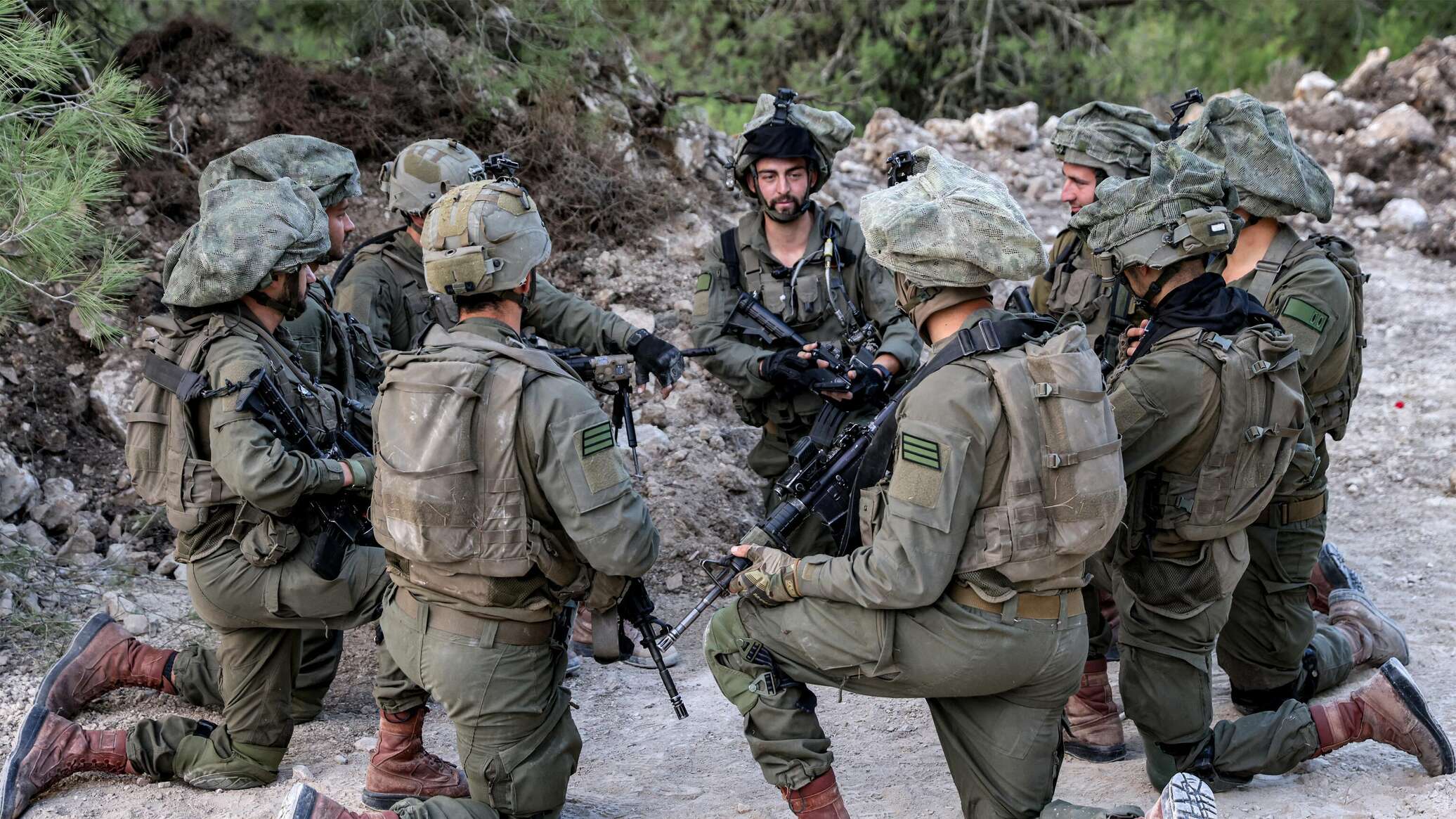 وقال الجيش الإسرائيلي إنه سيوسع عملياته إلى جنوب قطاع غزة إذا لزم الأمر