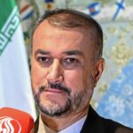 وزير الخارجية الإيراني يقول إن واشنطن ترسل الأسلحة إلى إسرائيل من قواعدها العسكرية بالمنطقة