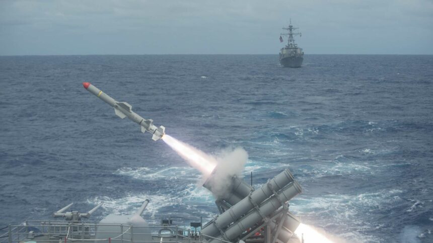 البنتاغون: سفن حربية وسفن تجارية أمريكية تتعرض لهجوم في البحر الأحمر