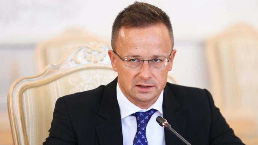 الخارجية المجرية: لا أمل في نجاح استراتيجية الاتحاد الأوروبي تجاه كييف في المستقبل