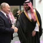 سياسي فرنسي: بوتين يحظى باستقبال مهيب في السعودية