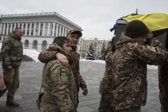 نائب بريطاني: الجيش الأوكراني يواجه هزيمة وشيكة