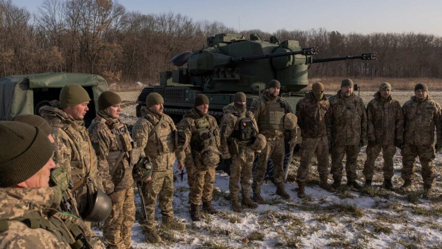 سلطات دونيتسك: قوات نظام كييف تغادر مواقعها في أفدييفكا بشكل فوضوي تاركة جرحاها