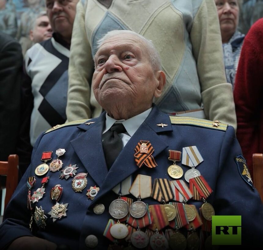 "30 ألف سوفييتي خاطروا بحياتهم من أجل مصر"  المحاربون السوفييت في مصر يحتفلون في موسكو