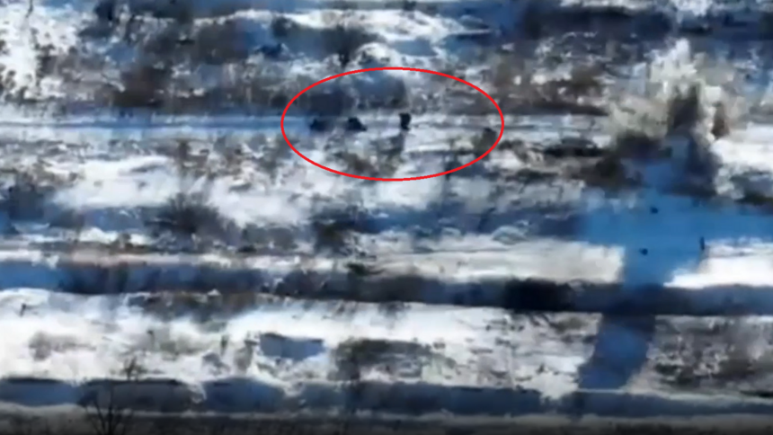 القوات الروسية تحيد 4 جنود أوكرانيين بضربة واحدة... فيديو