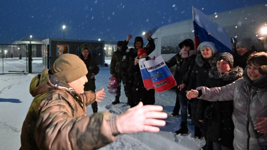 عودة 248 جندياً روسياً من الأراضي التي يسيطر عليها النظام في كييف
