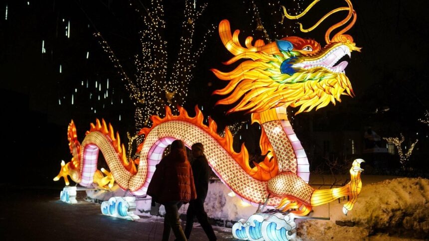 التنين الصيني في صور احتفالات رأس السنة الصينية في موسكو