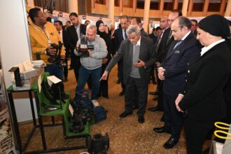 وزير التجارة يفتتح فعاليات معرض «فرص بلدنا» المتخصص في قطع غيار الماكينات