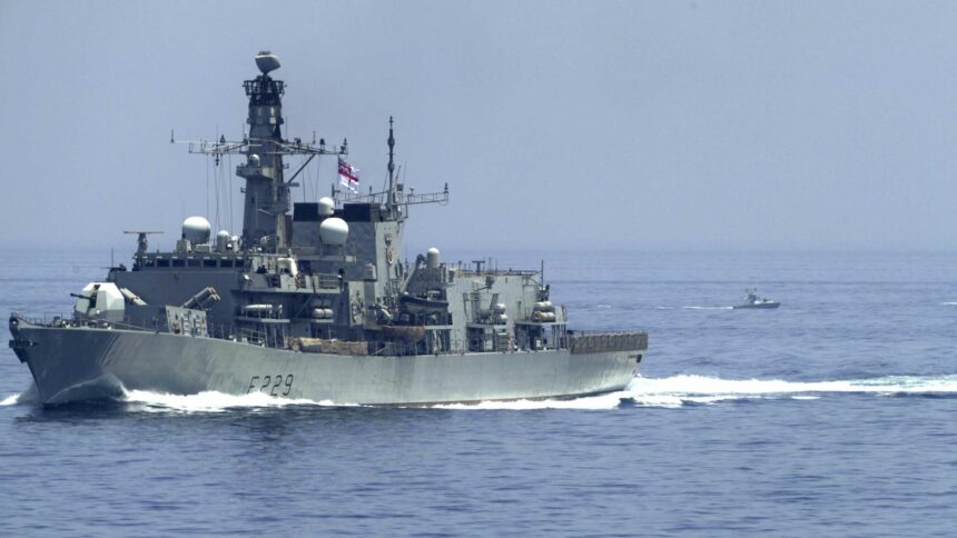 البحرية البريطانية تعلن عن هجوم على سفينتها قبالة سواحل اليمن