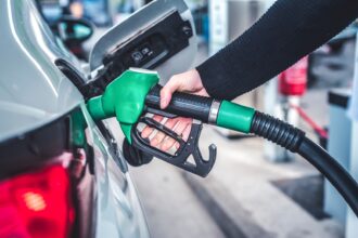 الحكومة الأردنية تعلن رفع أسعار البنزين والديزل بداية من مارس
