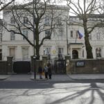 السفارة الروسية لدى بريطانيا: لندن تدعم النازية في دعواتها لتقديم المساعدة العسكرية لأوكرانيا