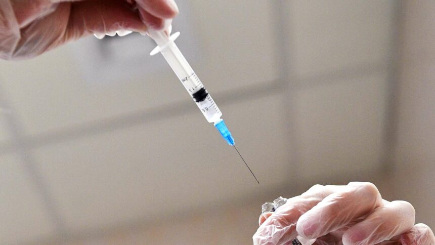 الصحة توجه نصيحة لأصحاب الأمراض المزمنة بتناول تطعيمات الإنفلونزا الموسمية
