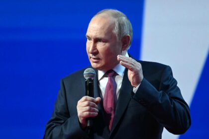بوتين: روسيا تحاول إيقاف الحرب ومنذ البداية أرادت ذلك بالوسائل السلمية