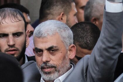 تقارير: حماس تقترح خطة من ثلاث مراحل مدتها 135 يوما لإنهاء الحرب في قطاع غزة