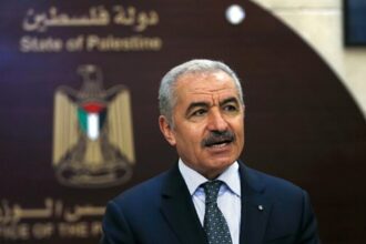 رئيس الوزراء الفلسطيني: وضعت استقالة الحكومة تحت تصرف الرئيس محمود عباس
