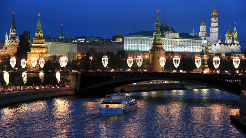 كارلسون: موسكو أكثر نظافة وأمانا وجمالا من أي مدينة في أمريكا