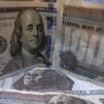 لماذا تعاني مصر من أزمة الدولار؟  أستاذ اقتصاد يتحدث لـ RT عن أسباب المشكلة وعلاجها