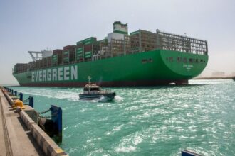 ميناء السخنة يستقبل سفينة الحاويات «Ever Goods»