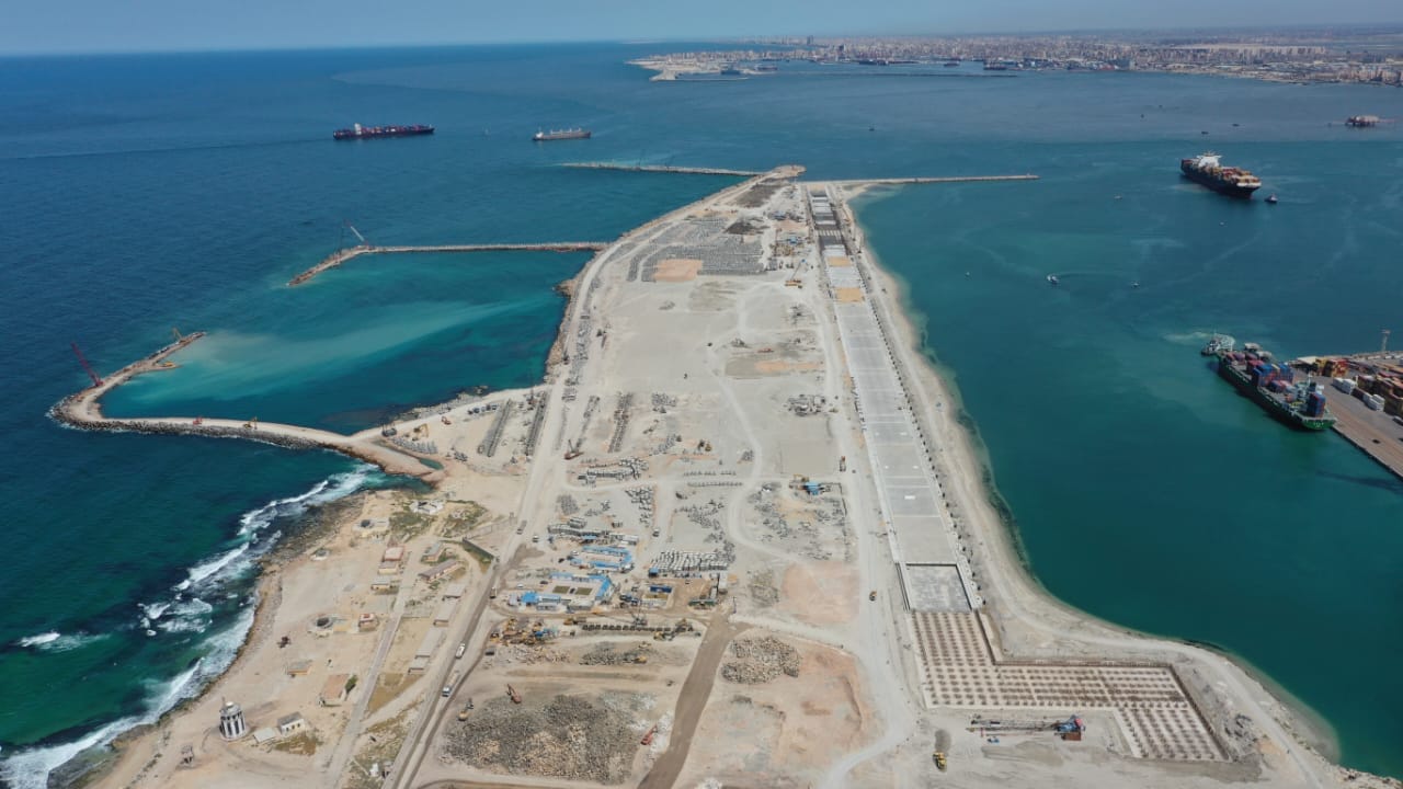 وزارة النقل: 2000 فرصة عمل بمشروع ميناء الإسكندرية الجديد - بوابة البلد