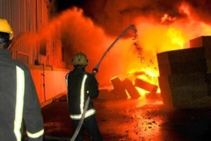 إنقاذ 7 محتجزين في حريق برج سكني بمحافظة بورسعيد المصرية
