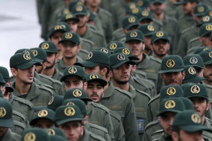 الحرس الثوري الإيراني: قريبا سنرى الجنود الأمريكيين يشنقون في شوارع بغداد والمنامة