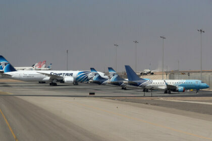 الحكومة المصرية تحدد موعد طرح 20 مطارا للإدارة والتشغيل على القطاع الخاص