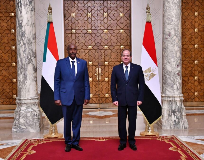 رئيس السيسي ورئيس مجلس السيادة السوداني يتبادلان هاتفيا التهاني بمناسبة حلول شهر رمضان