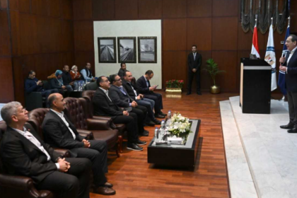 رئيس الوزراء يتفقد مشروع توسعات مصفاة "ميدور" لتكرير البترول بالإسكندرية