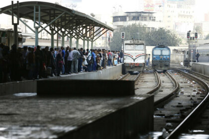 مصر ترد على بيع قضبان السكك الحديدية