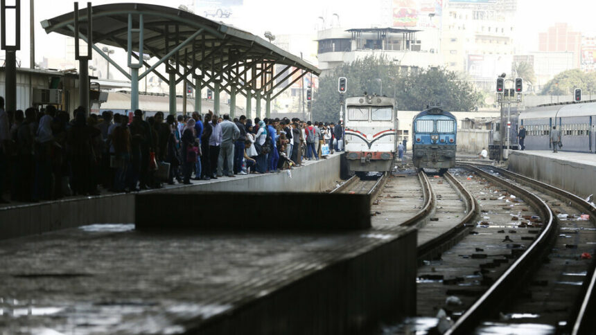 مصر ترد على بيع قضبان السكك الحديدية