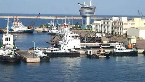 ميناء دمياط يستقبل 39 سفينة خلال 24 ساعة