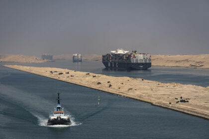 "هل هذا هو الوقت الأنسب لحفر قناة سويس جديدة"؟.. تساؤلات في برلمان مصر