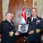 قائد القوات البحرية يلتقى قائد العملية البحرية الأوروبية بالبحر الأحمر "أسبيدس"